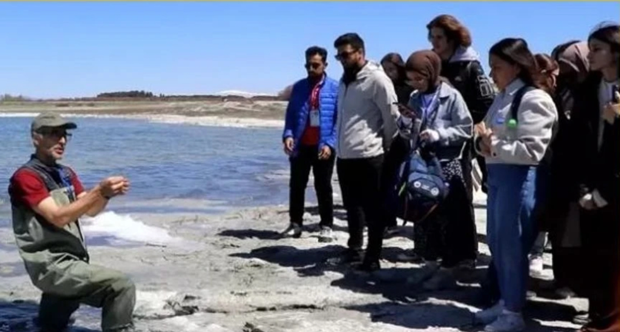 Burdur’da öğrenciler kuraklığı gözleriyle gördü – Birlik Haber Ajansı