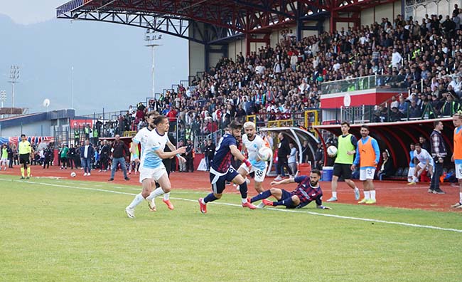 Düzcespor-Belediye Kütahyaspor maçı nefes kesti: 4 gollü maçta kazanan çıkmadı – Birlik Haber Ajansı