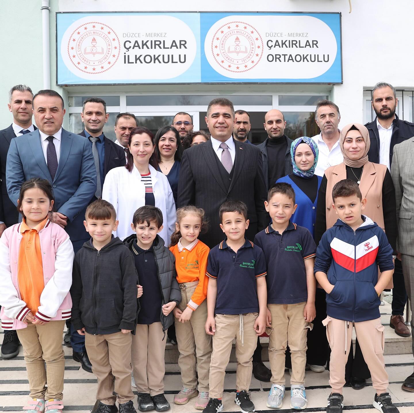 Düzce Valisi Aslan, tatil sonrası öğretmen ve öğrencilere moral verdi – Birlik Haber Ajansı