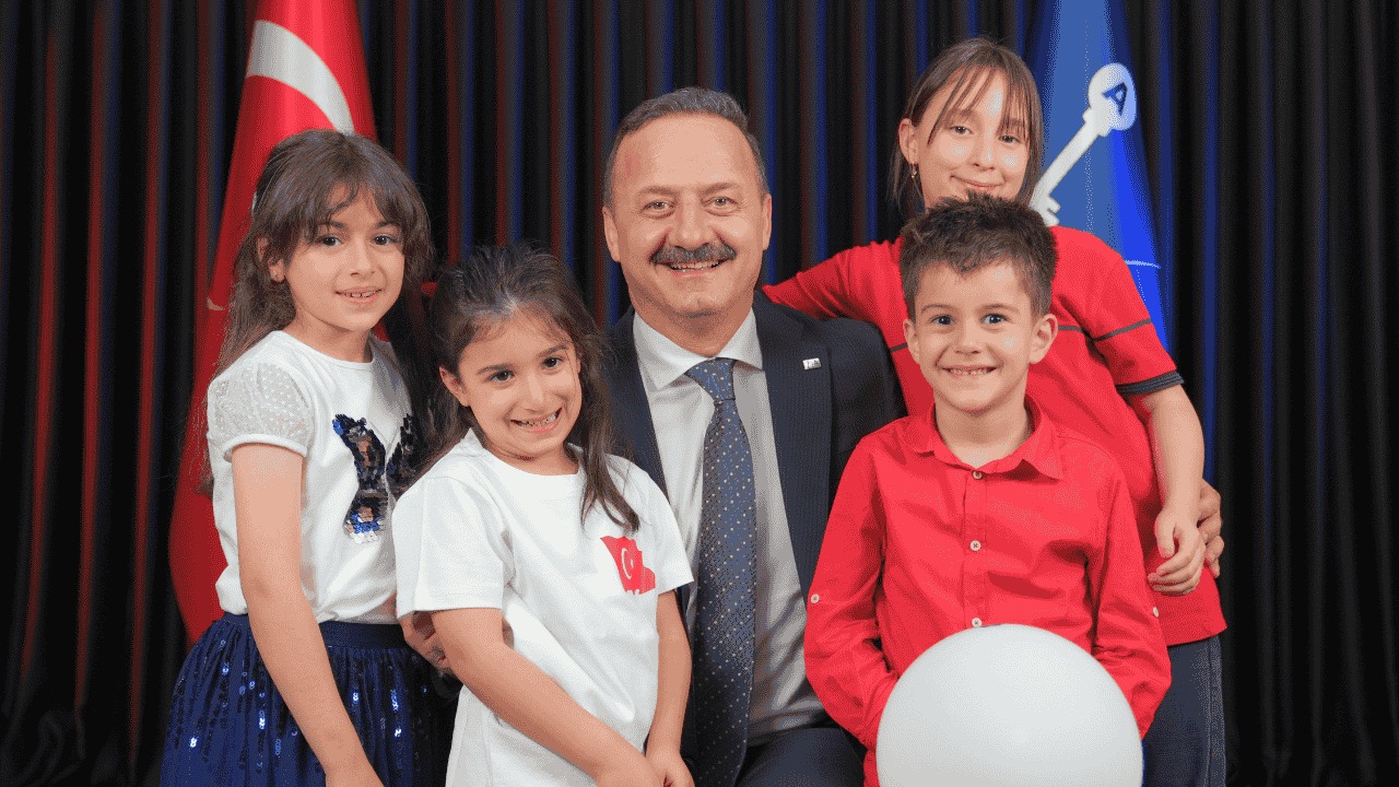 Ağıralioğlu, 23 Nisan’da çocuklara seslendi: Hayalleriniz, geleceğimizi şekillendirecek – Birlik Haber Ajansı