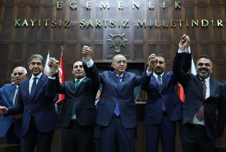 Milletvekili Ekici ve 4 Belediye Başkanı AK Parti’ye katıldı – Birlik Haber Ajansı