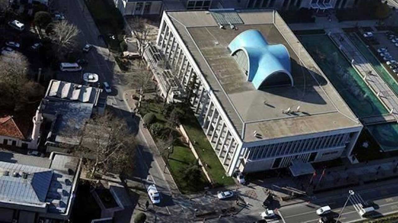 İBB’ye yönelik yolsuzluk soruşturmasında üç tutuklu daha itirafçı oldu ve tahliye edildi – Birlik Haber Ajansı