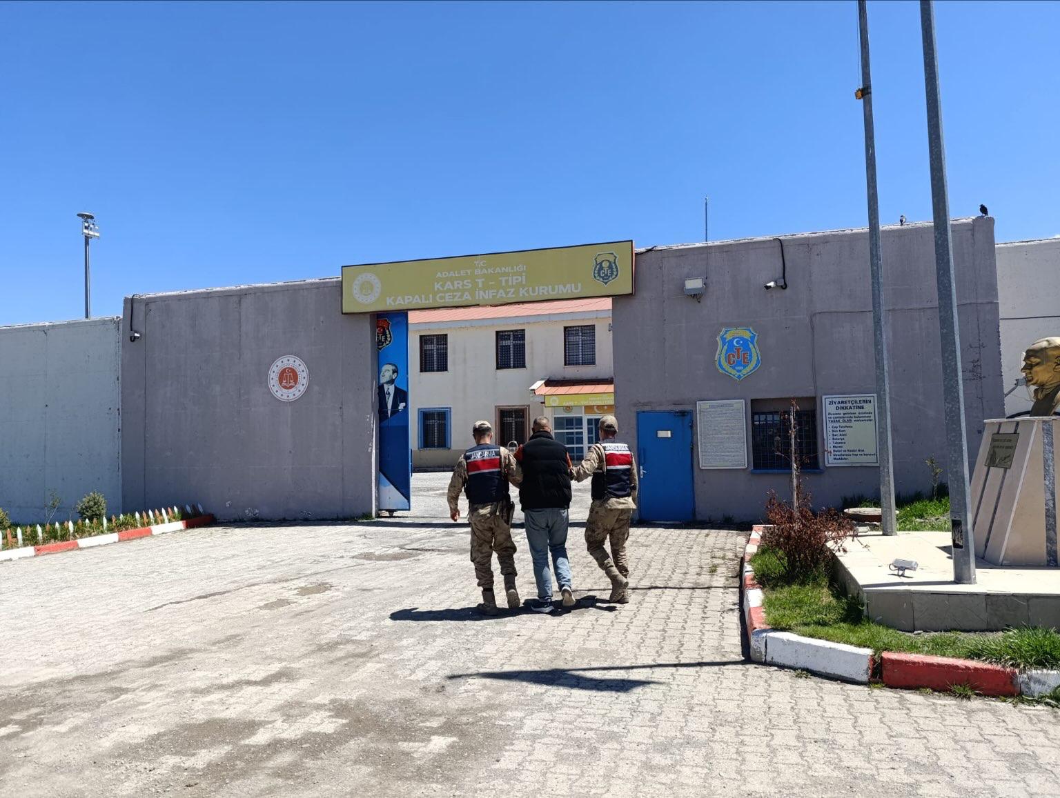Kars’ta çeşitli suçlardan aranan şahıs tutuklandı – Birlik Haber Ajansı