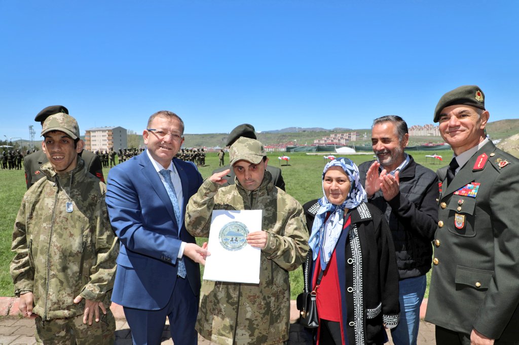 Kars Valisi Ziya Polat, özel bireylerle yemin töreninde buluştu – Birlik Haber Ajansı