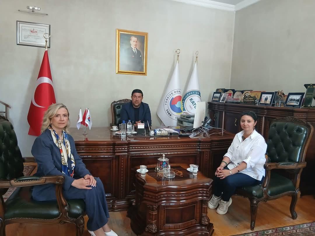 Kızılay Kars Şube Başkanı Kübra Hüryurt’tan Kadir Bozan’a ziyaret – Birlik Haber Ajansı