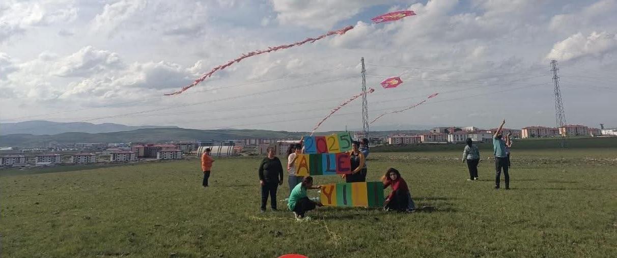 Kars’ta özel bireyler için uçurtma etkinliği düzenlendi – Birlik Haber Ajansı