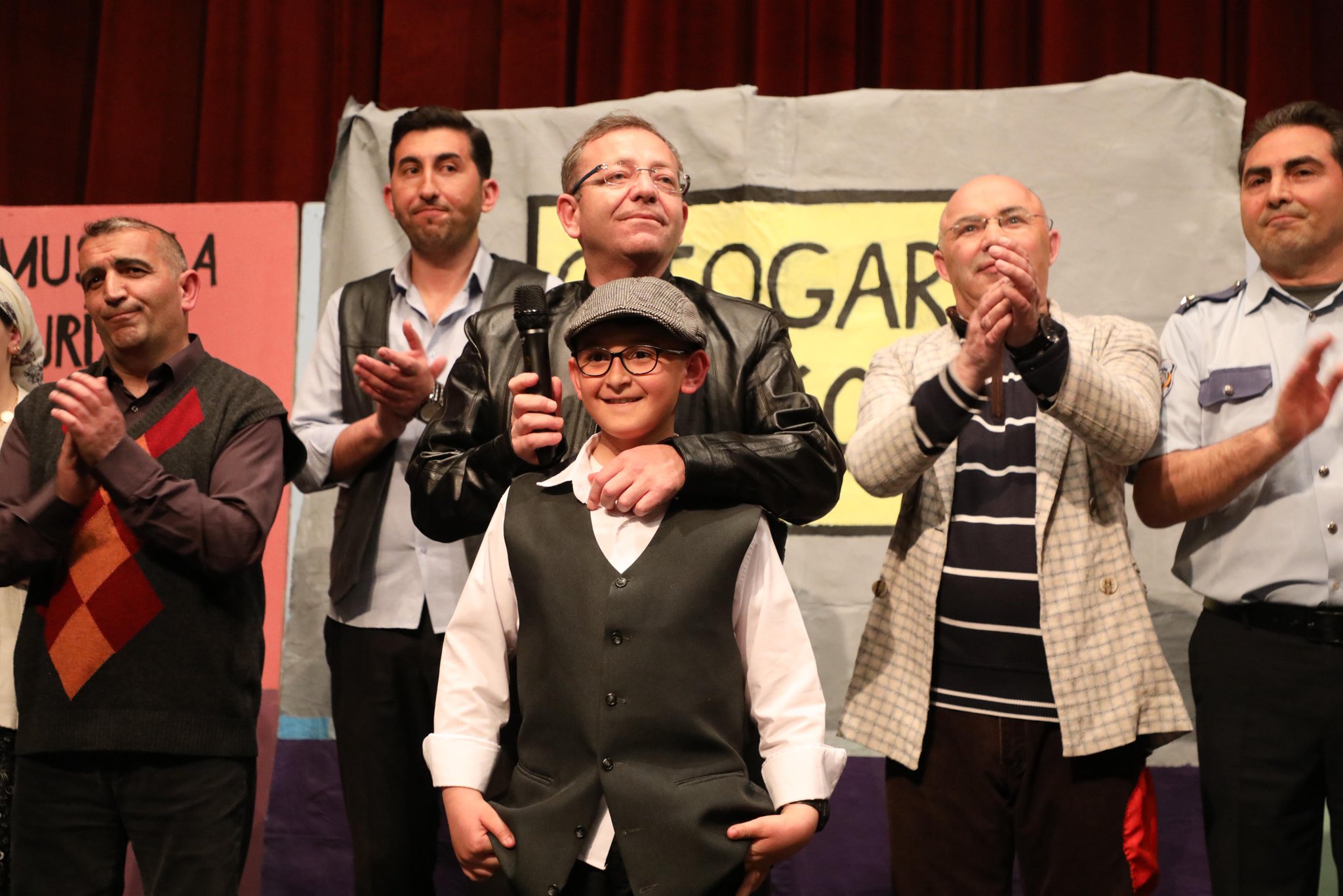 Kars’ta “Otogargara” Tiyatro oyunu seyircisiyle buluştu – Birlik Haber Ajansı