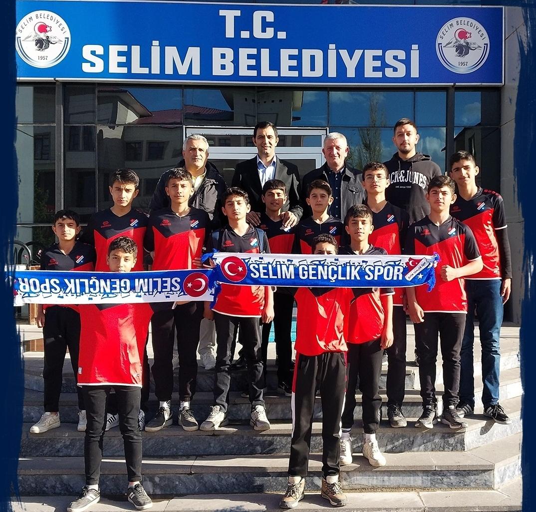Selim U15 şampiyon takımından Başkan Barış Koç’a anlamlı ziyaret! – Birlik Haber Ajansı