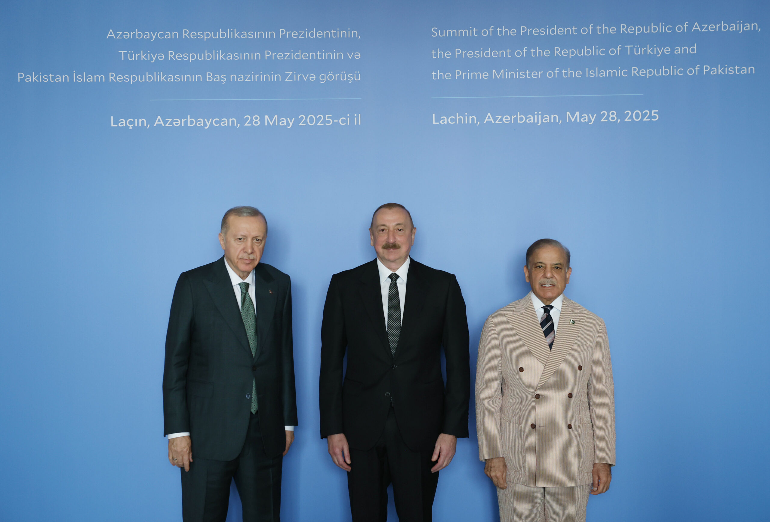 Cumhurbaşkanı Erdoğan, Aliyev ve Şahbaz Şerif ile Laçın’da bir araya geldi – Birlik Haber Ajansı