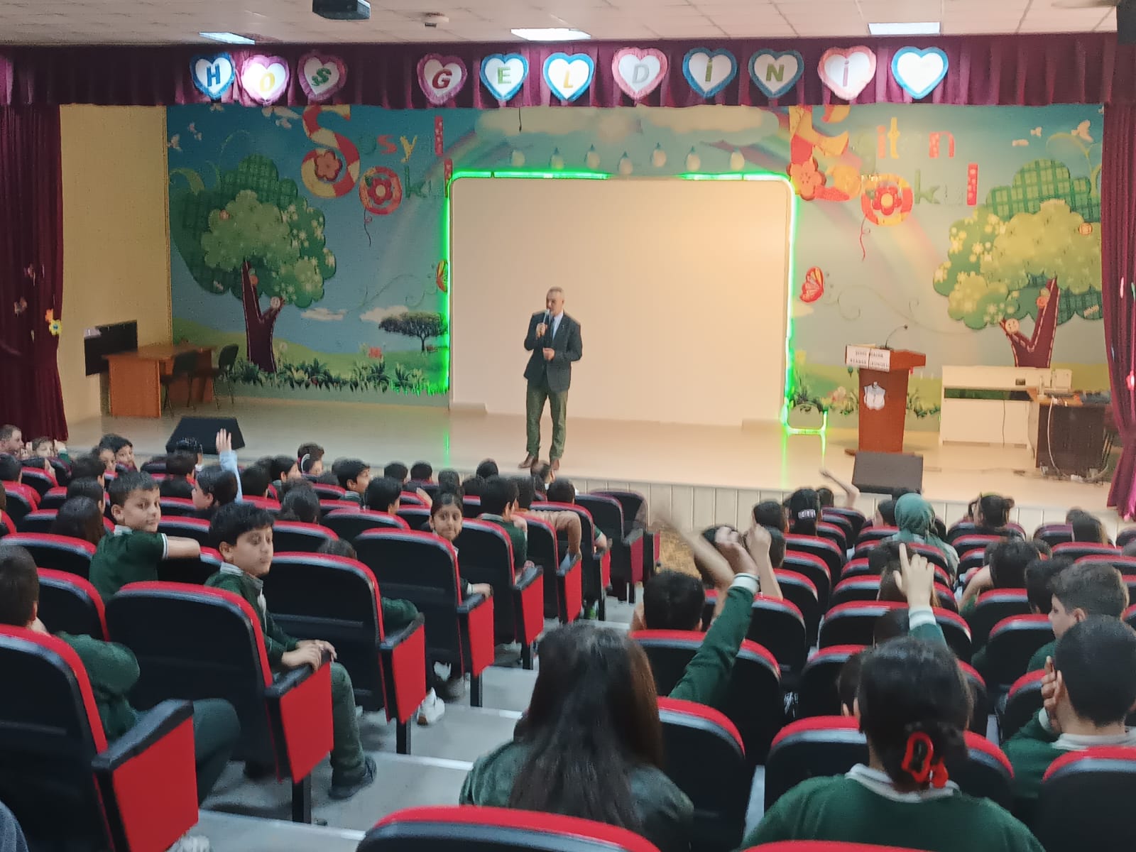 Gazeteci-yazar Metin Özmen 150. konferansını Bitlis’te verdi – Birlik Haber Ajansı