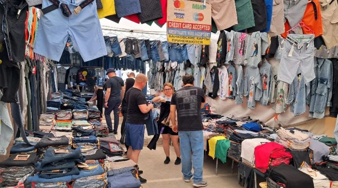 Antalya’da turistler pazarcı esnafının yüzü gülüyor – Birlik Haber Ajansı