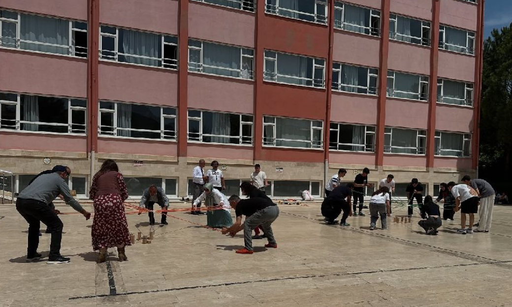 Bucak Mehmet Cadıl Anadolu Lisesi’nde Geleneksel Kavurma Şenliği coşkusu – Birlik Haber Ajansı