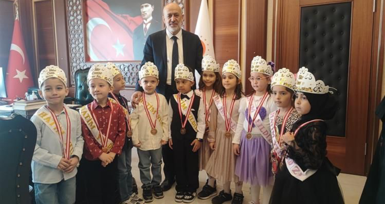 Isparta’da minik Kuran bülbülleri hatim yaptı – Birlik Haber Ajansı