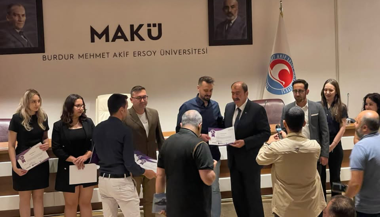 MAKÜ’de öğrencileri Ticaret Elçisi Sertifikası’nı Meçikoğlu’ndan aldı – Birlik Haber Ajansı
