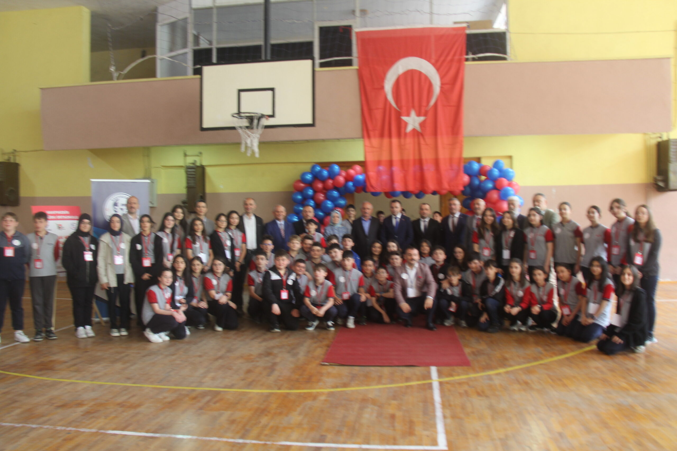 “TÜBİTAK 4006 B Bilim Fuarı”nda geleceğin bilim insanları göz kamaştırdı – Birlik Haber Ajansı