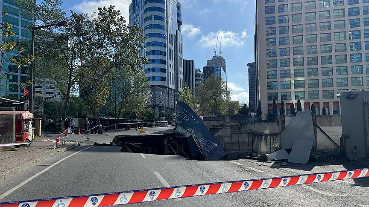 Sarıyer’de çöken yoldaki çukur kapatıldı – Birlik Haber Ajansı