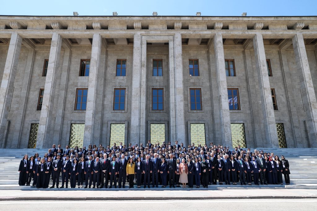 TBMM Başkanı Kurtulmuş, 81 il ve 10 ülkeden gelen gençleri Meclis’te ağırladı – Birlik Haber Ajansı