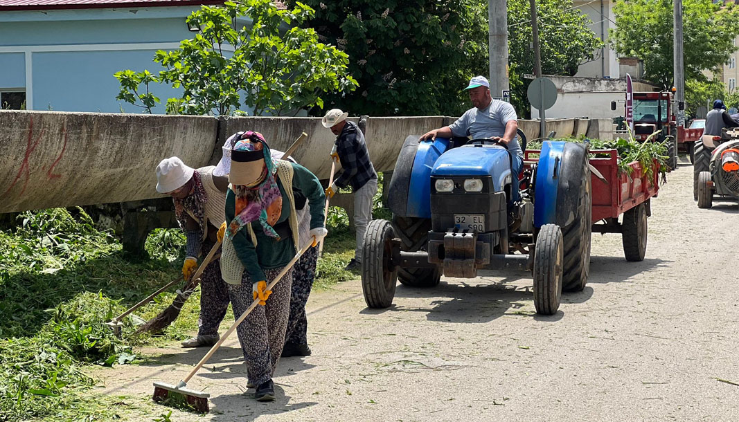 Eğirdir’de temizlik seferberliği: Pınarpazarı Mahallesi pırıl pırıl – Birlik Haber Ajansı