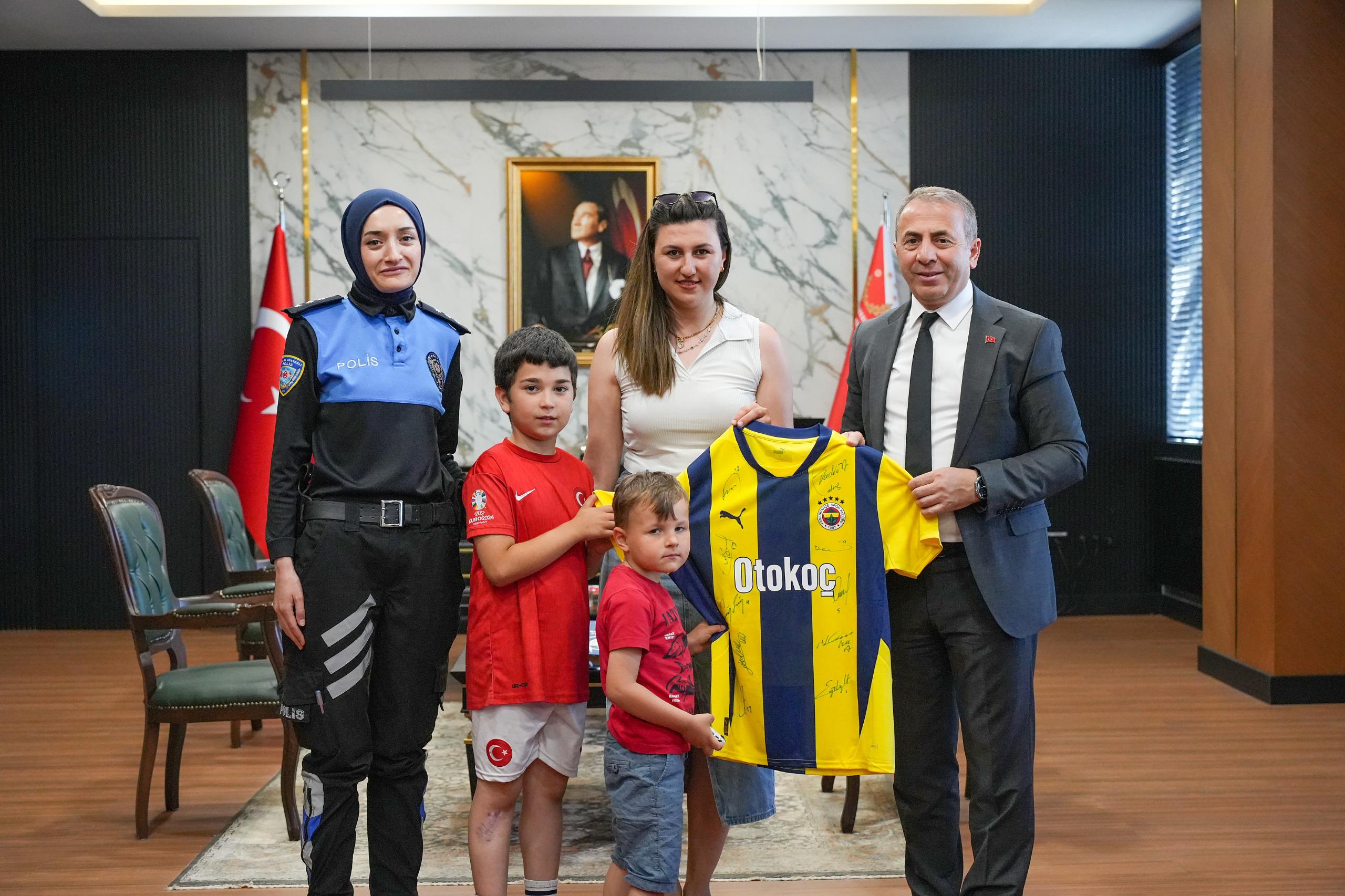 Emniyet Müdürü’nden şehit oğluna imzalı Fenerbahçe forması sürprizi – Birlik Haber Ajansı