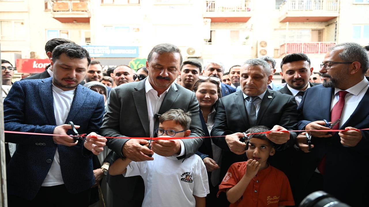 Ağıralioğlu Yalova’da esnafla buluştu, il binasının açılışını gerçekleştirdi – Birlik Haber Ajansı