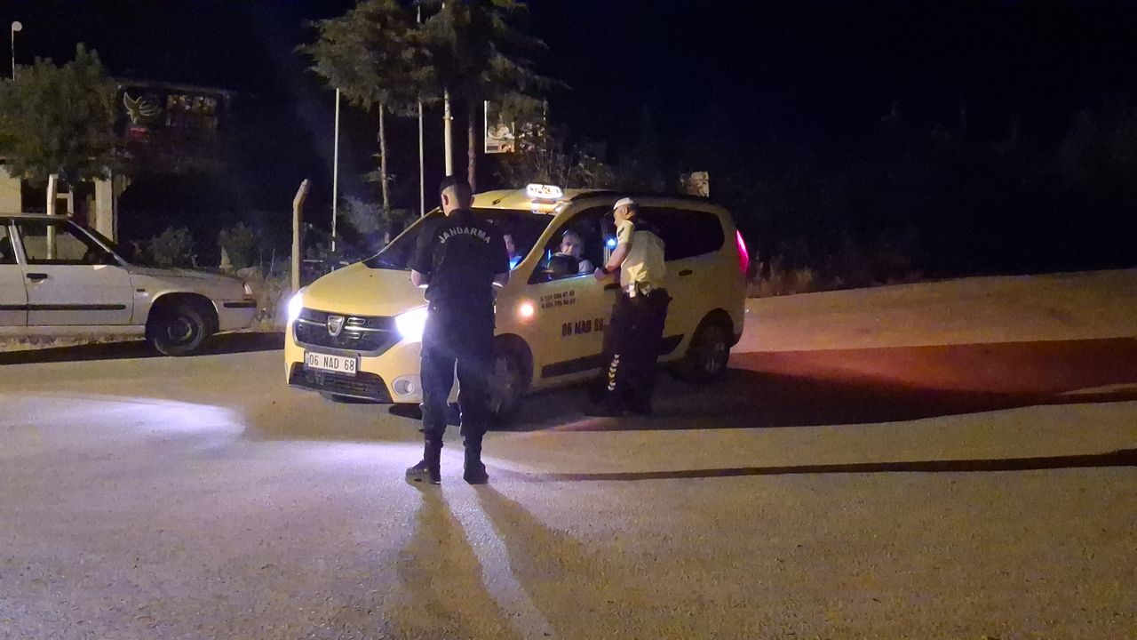 Beypazarı’nda jandarma ekiplerinden gece denetimi – Birlik Haber Ajansı