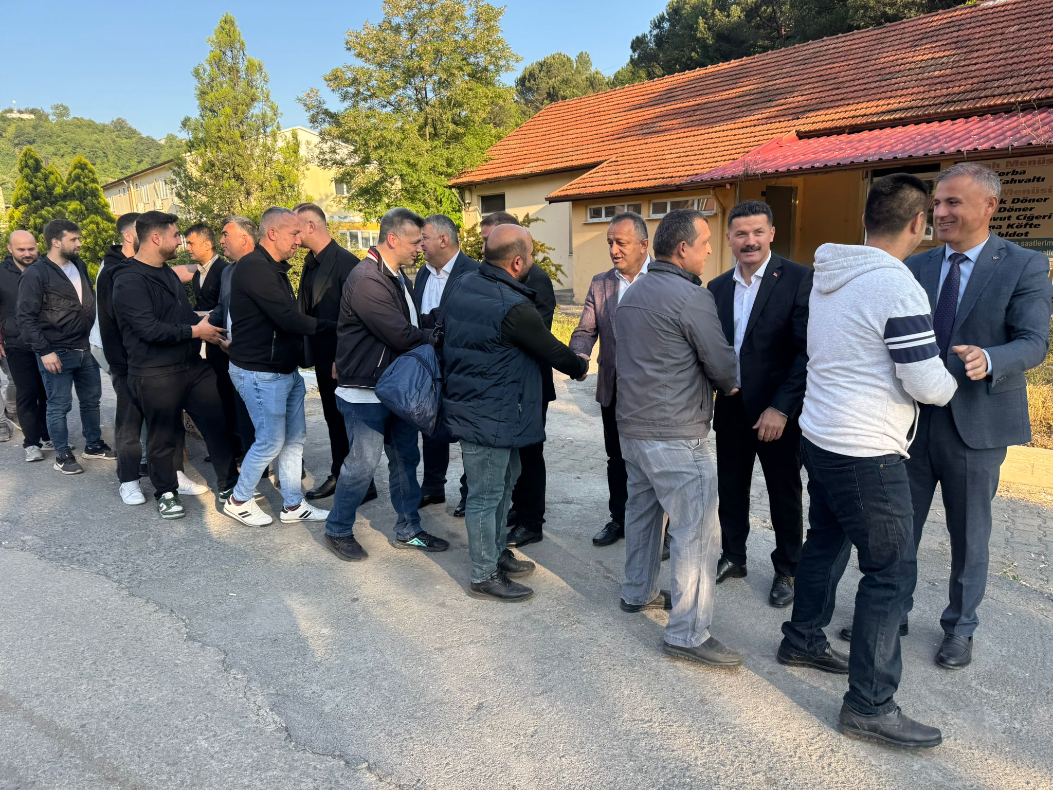 GMİS yönetimi, madenciyle bayramlaştı – Birlik Haber Ajansı