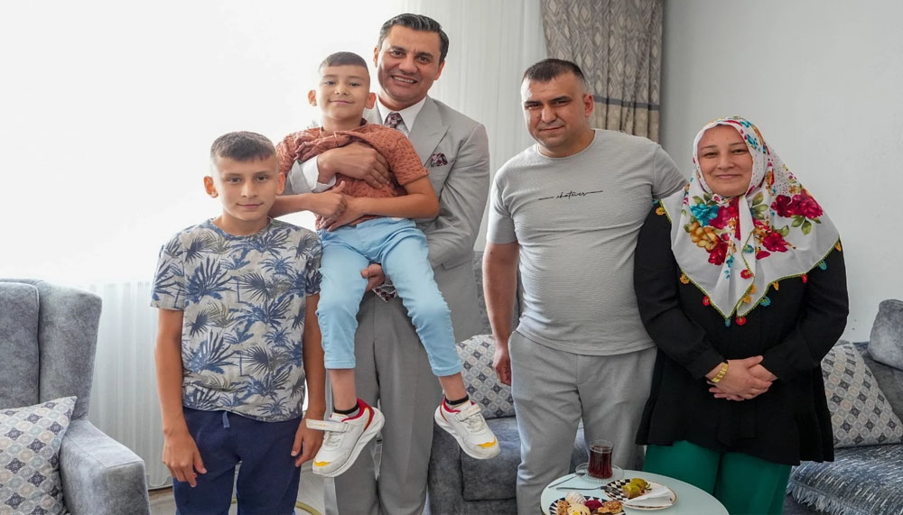 Manisa’da küçük Ali’ye Başkan’dan bayram sürprizi – Birlik Haber Ajansı