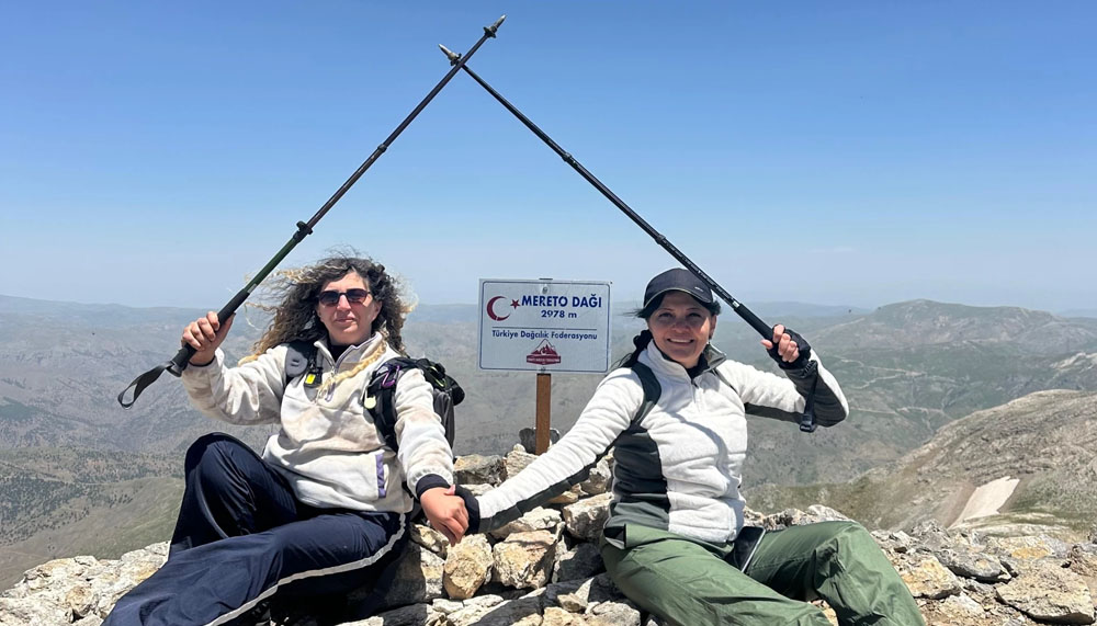 30 dağcıdan Mereto Dağı’na sezonun ilk zirve tırmanışı – Birlik Haber Ajansı