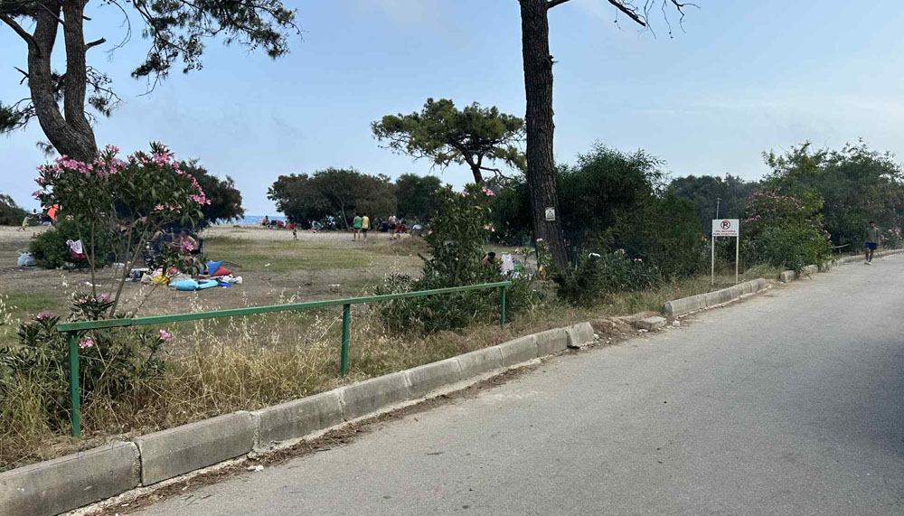 Antalya Sarısu Plajı bakımsızlıkla çürüyor! – Birlik Haber Ajansı