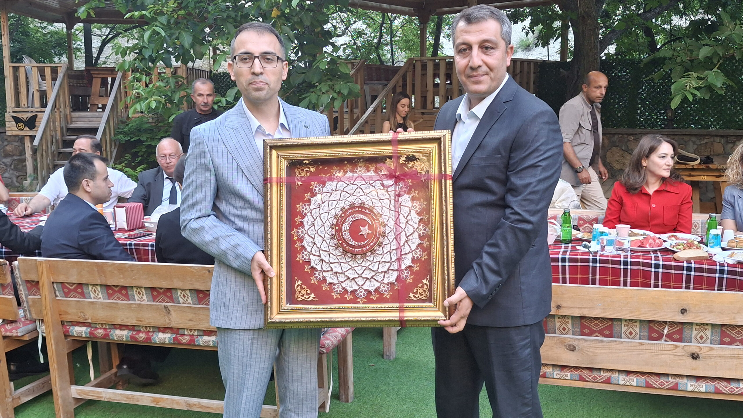 Kaymakam Vedat Yılmaz’a veda yemeği verildi – Birlik Haber Ajansı