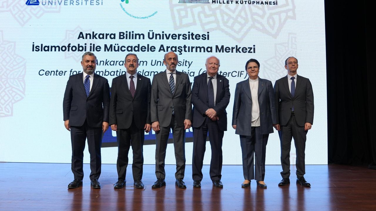 Ankara Bilim Üniversitesi “Dünyada Yükselen İslamofobi Tehlikesi” konferansını düzenledi! – Birlik Haber Ajansı