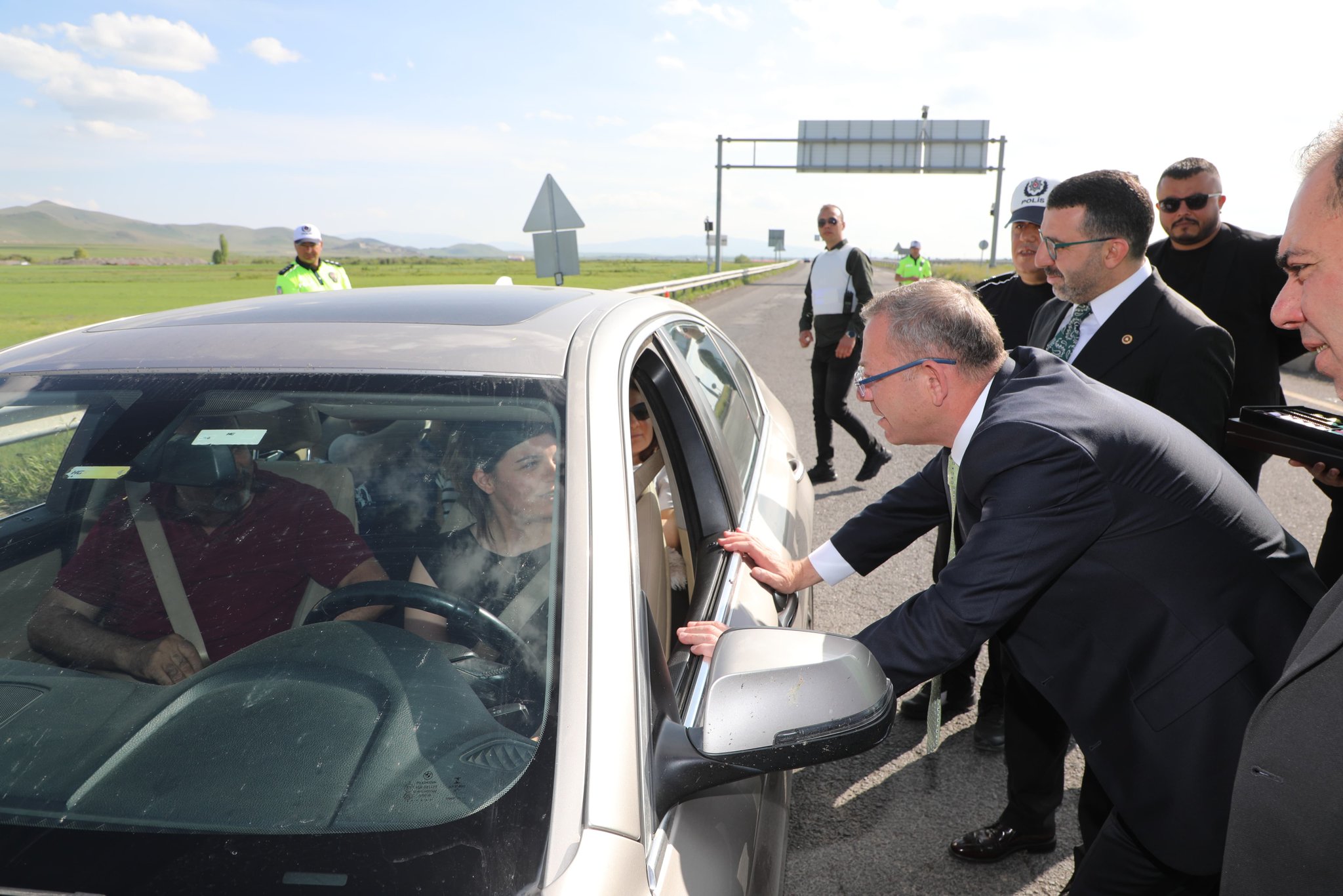 Kars Valisi Polat ve Milletvekili Çalkın’dan sürücülere bayramda trafik uyarısı – Birlik Haber Ajansı