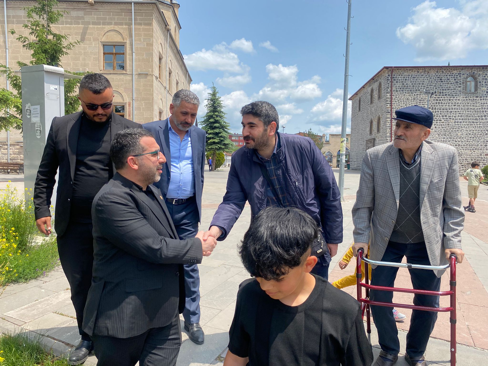 AK Parti Kars Milletvekili Adem Çalkın’dan vatandaşlara bayram ziyareti – Birlik Haber Ajansı