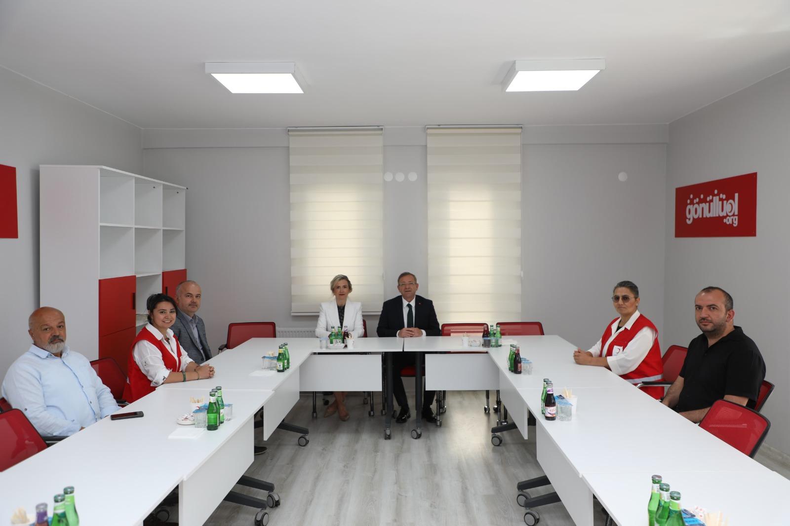 Vali Ziya Polat’tan Kızılay Kars Şubesi’ne Kuruluş yıldönümü ziyareti – Birlik Haber Ajansı