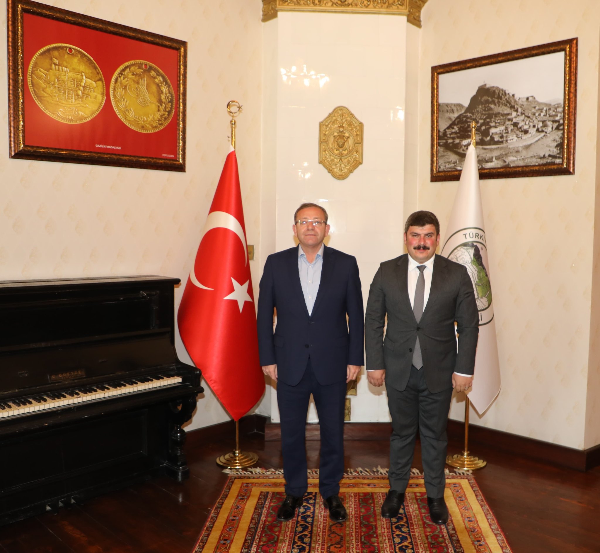 Vali Ziya Polat’tan Vali Yardımcısı Muhammed Enes Çıkrık’a veda ve teşekkür – Birlik Haber Ajansı