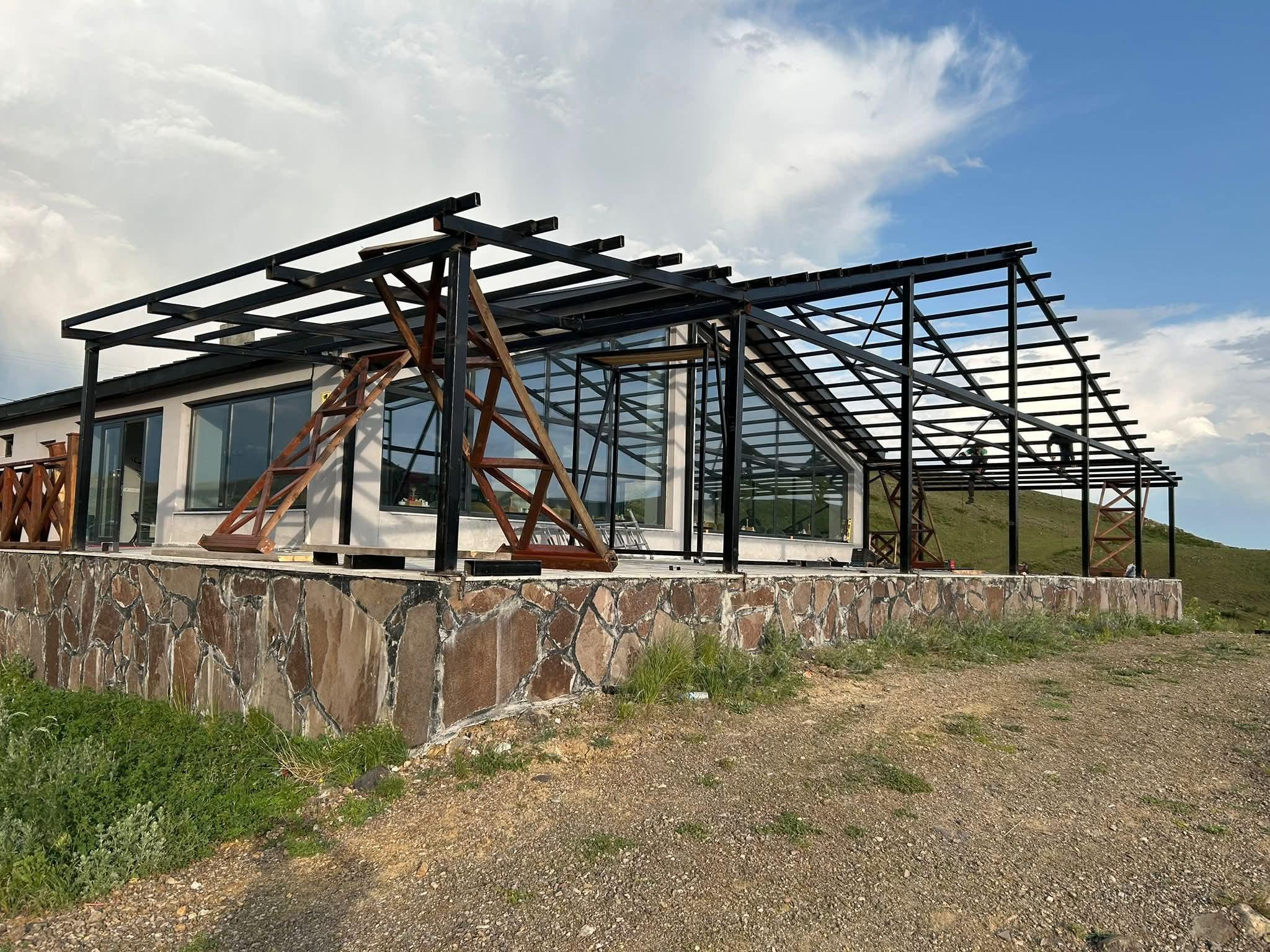 Susuz Şelale Kafe Restoran’da iyileştirme ve cam balkon çalışmaları başladı – Birlik Haber Ajansı