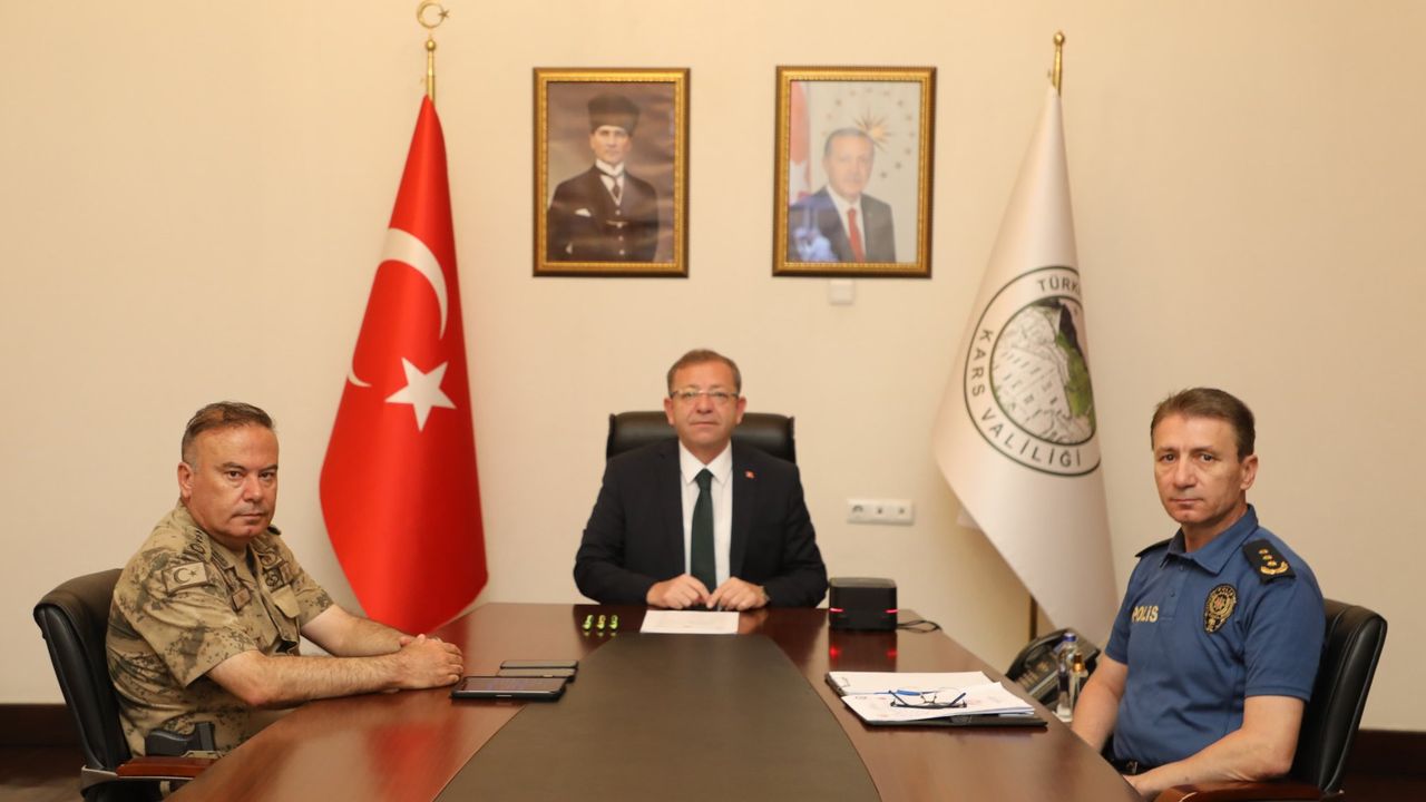 Kars Valisi Ziya Polat, Asayiş ve Güvenlik Toplantısı’na katıldı – Birlik Haber Ajansı