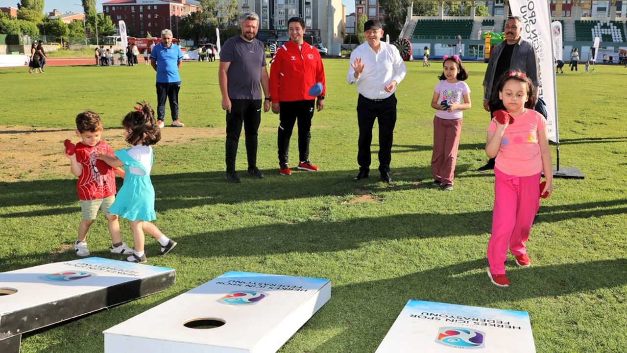 Vali Ziya Polat, Spor Festivali’nde Çocukların Coşkusuna Ortak Oldu – Birlik Haber Ajansı