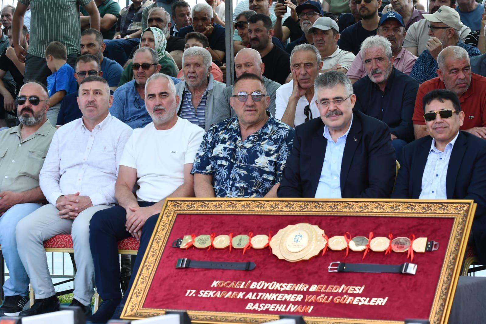 Veysel Tipioğlu, Sekapark Er Meydanı’nda pehlivanlarla buluştu – Birlik Haber Ajansı