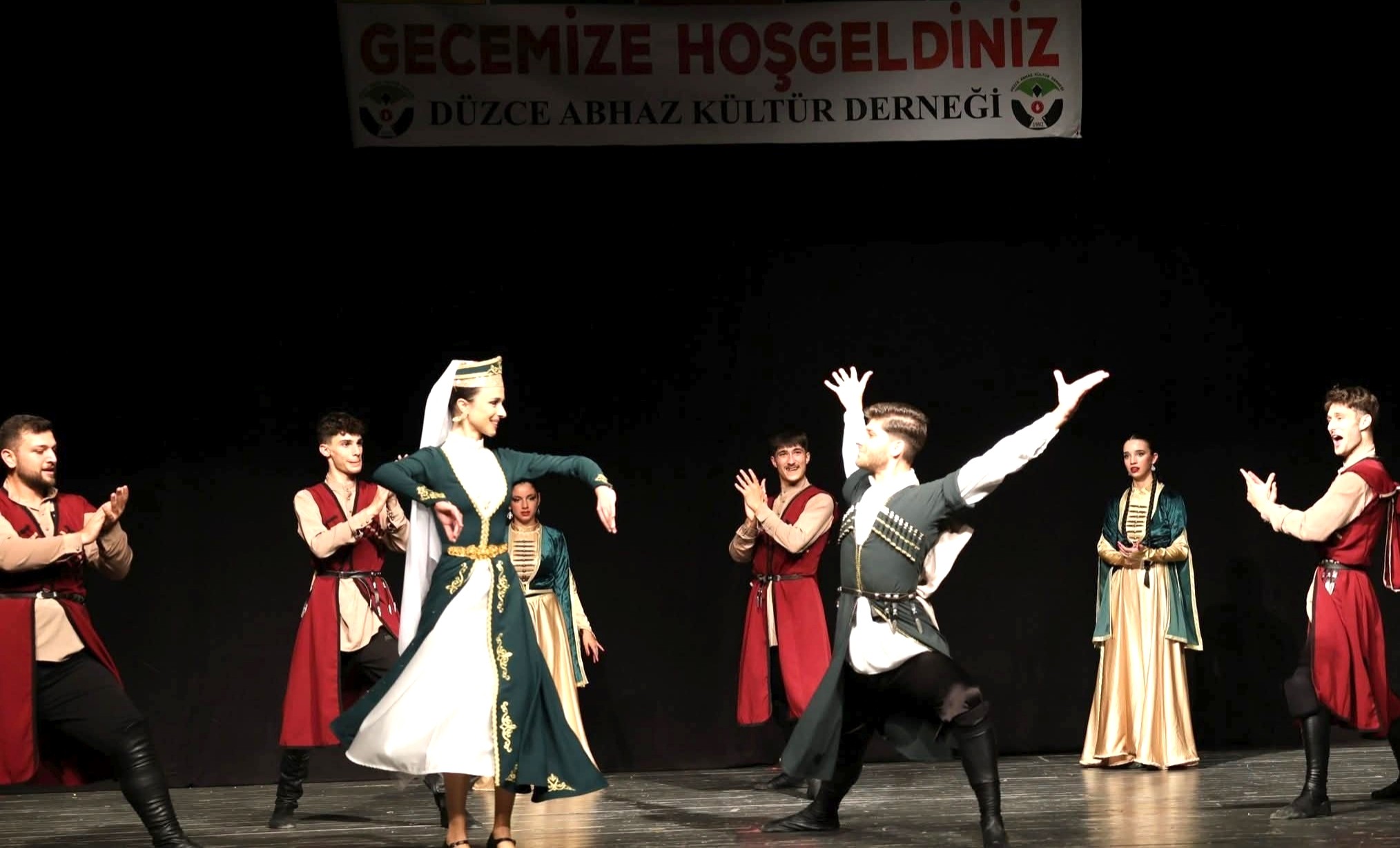 Abhaz Derneği’nin “Kafkas Halk Dansları Gösterisi” büyük alkış aldı – Birlik Haber Ajansı