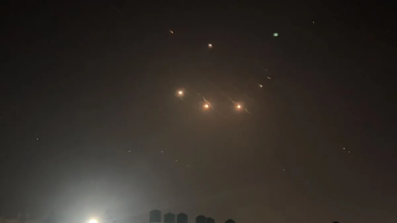 İsrail: İran 370 balistik füze attı, 30 noktaya isabet etti – Birlik Haber Ajansı