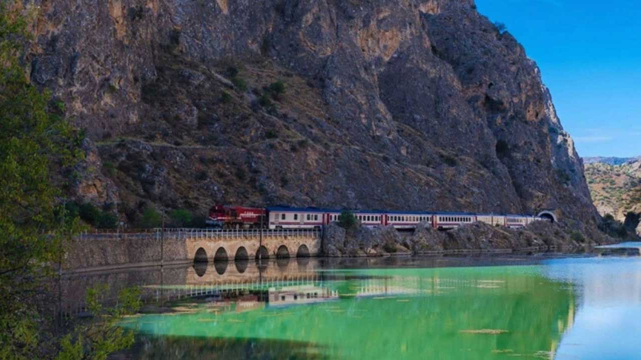 Turistik Karaelmas Ekspresi, ilk seferine Ankara’dan uğurlandı – Birlik Haber Ajansı