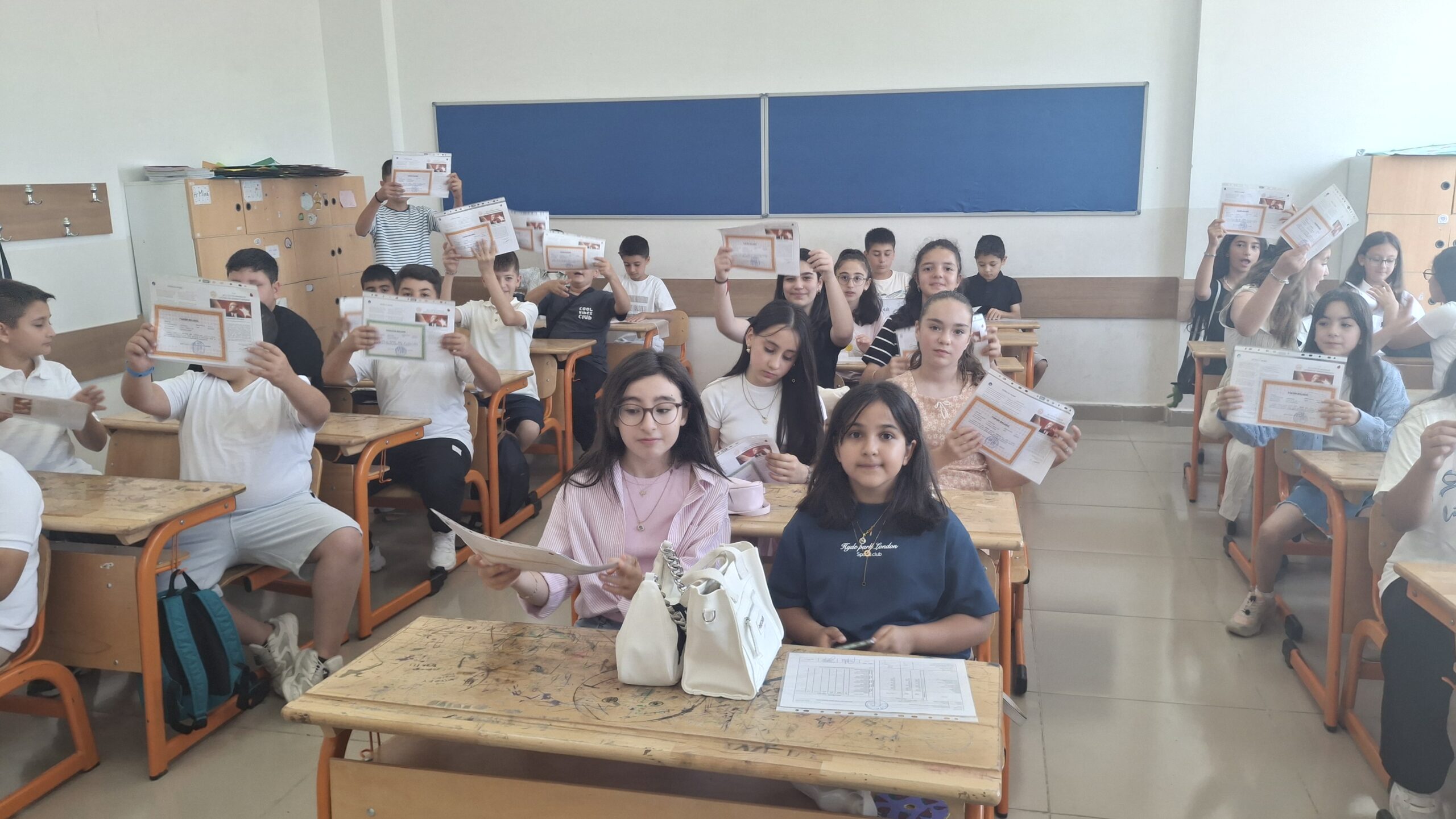 Beypazarı’nda 10 bin 400 öğrenci karnelerini alarak tatili girdi – Birlik Haber Ajansı