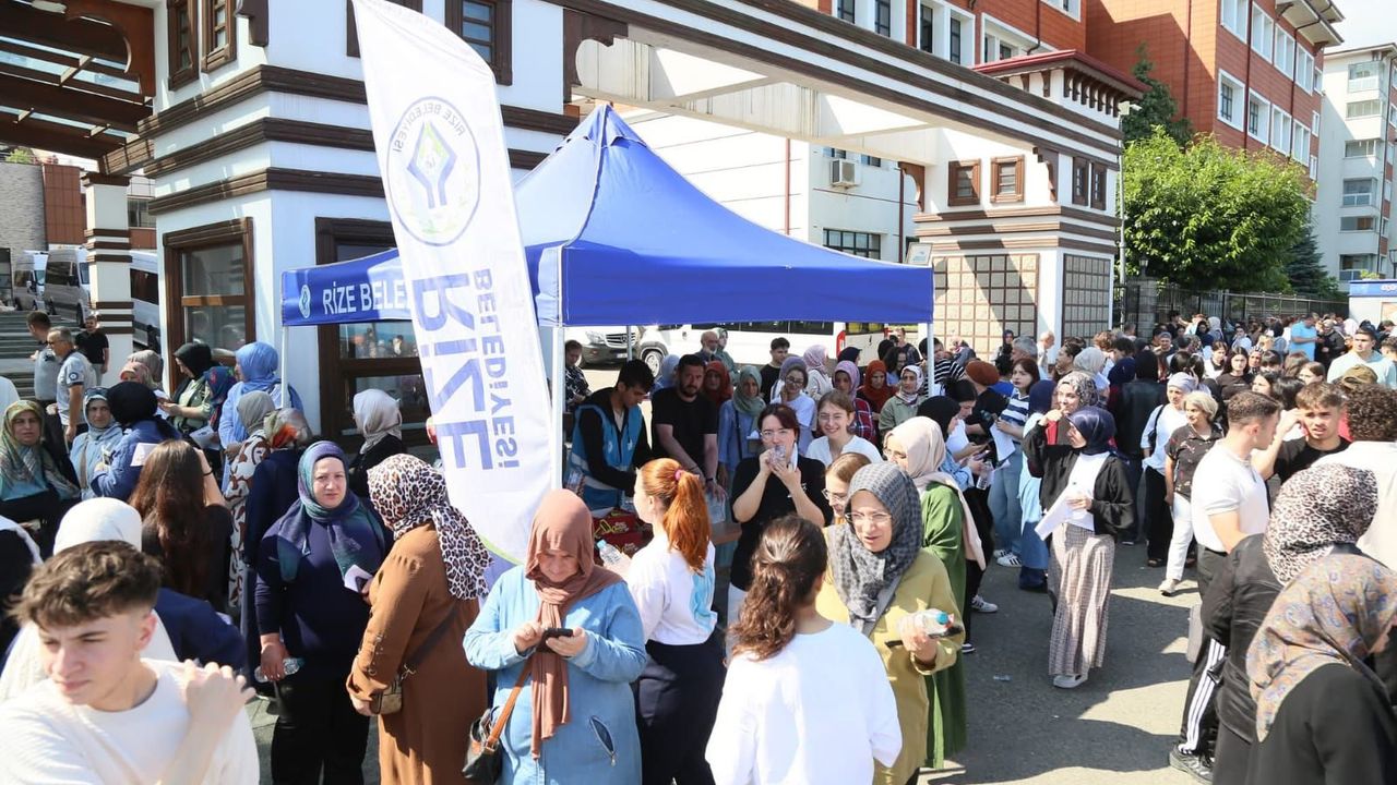 Rize Belediyesi’nden TYT sınavında okul önlerinde ikram ve ücretsiz ulaşım – Birlik Haber Ajansı