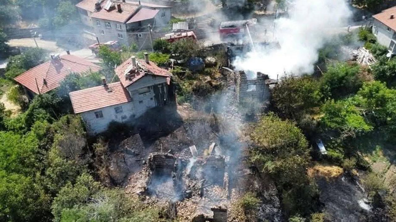 Akseki’de yangın evlere sıçradı: 3 ev zarar gördü – Birlik Haber Ajansı