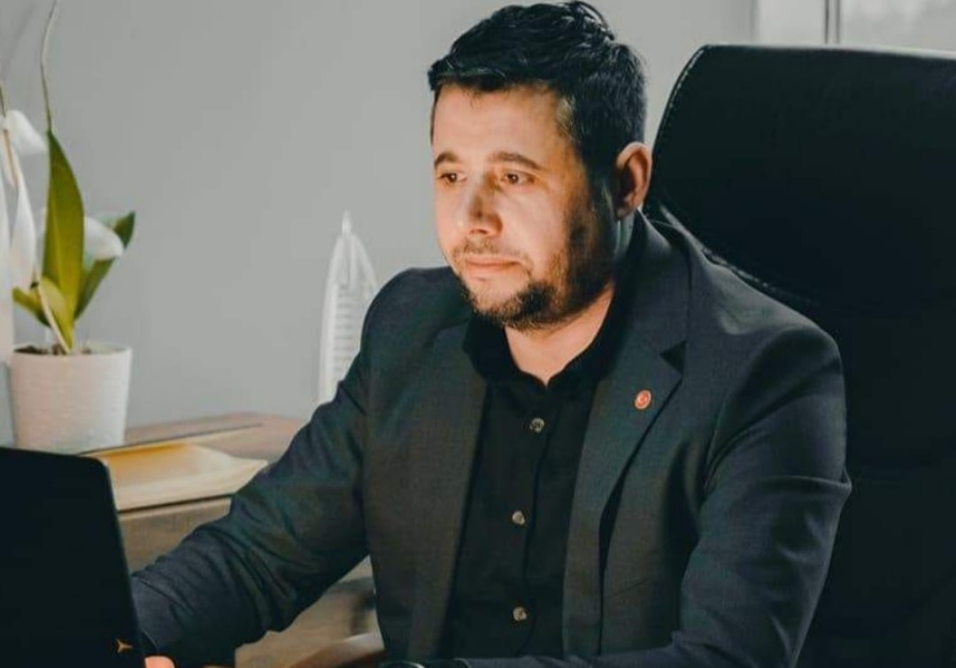 Gazeteci Yazar Aydın Özgün Kimdir!!