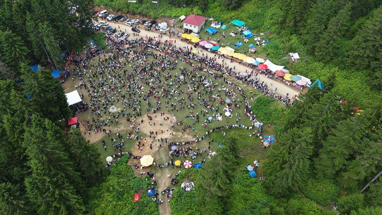 Göllüalan’da horon zamanı: Sinlice Yayla Şenliği’ne yoğun katılım – Birlik Haber Ajansı
