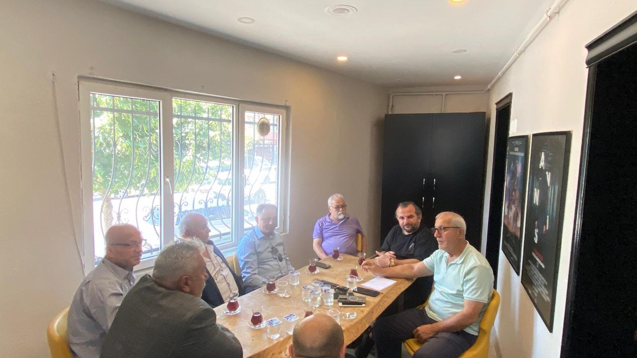 Demokrat Parti Düzce Teşkilatı’ndan Analiz Medya’ya nezaket ziyareti – Birlik Haber Ajansı