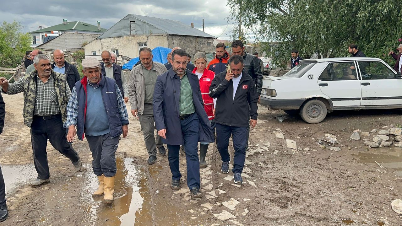 AK Parti Kars Milletvekili Adem Çalkın Heyetle birlikte sel bölgesinde incelemelerde bulundu – Birlik Haber Ajansı