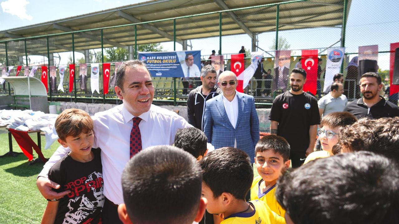 Kars Belediyesi Futbol Okulu açıldı! – Birlik Haber Ajansı
